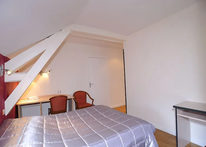 Logis Hotel Restaurant Aux Maisons